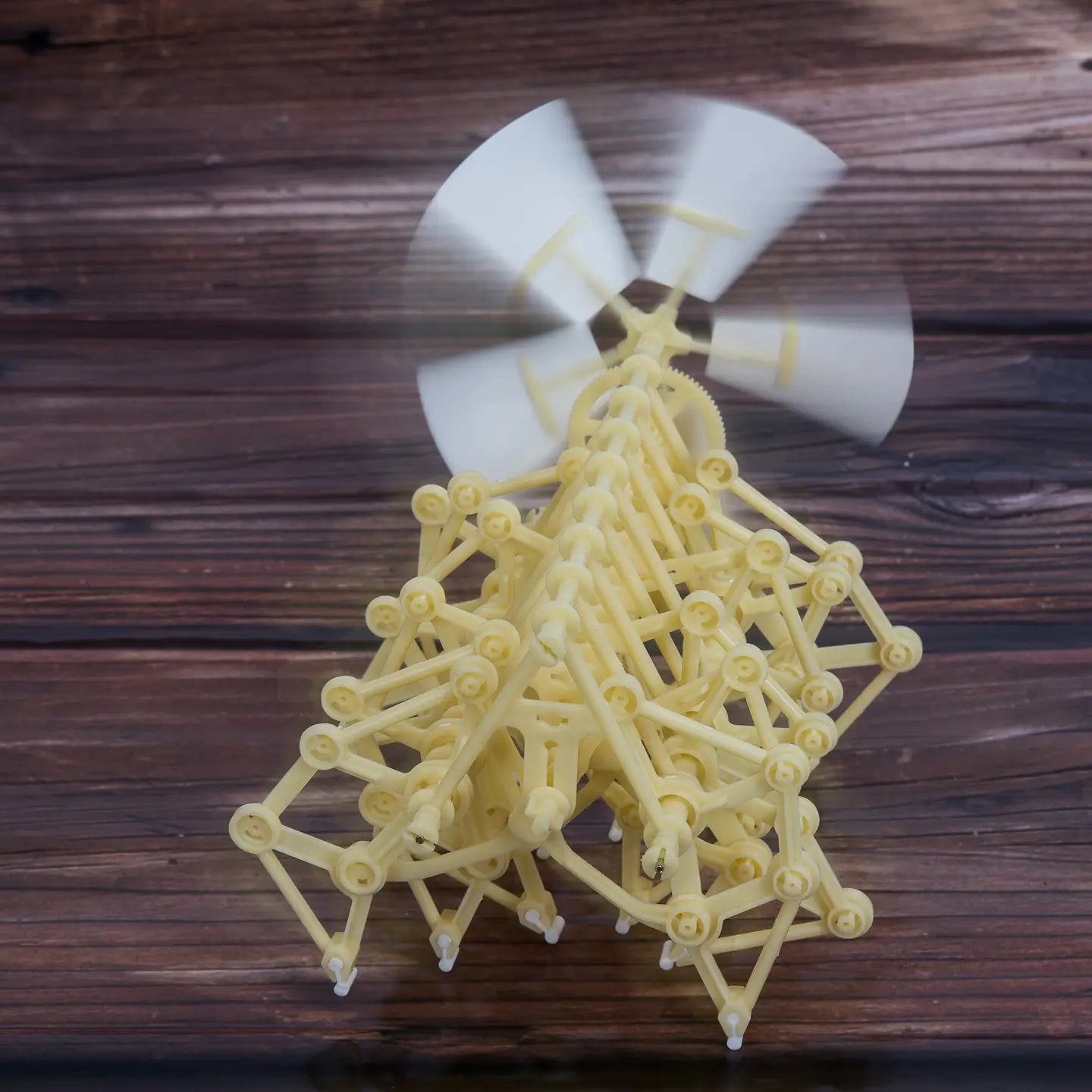 Wind Walker - Wind Powered Strandbeest Kit