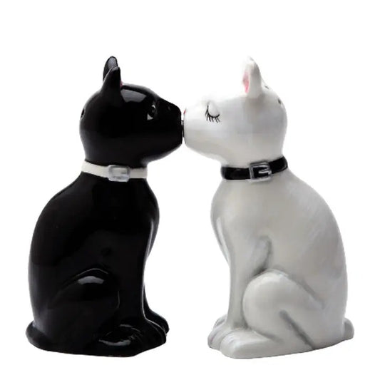 Kissin' Cats Salt and Pepper Shakers