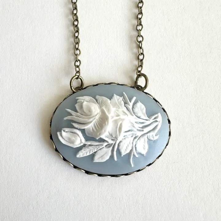 CAMEO PENDANT